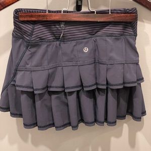 Lulu tennis skirt -size 2 Reg. Worn once. Excellent condition.